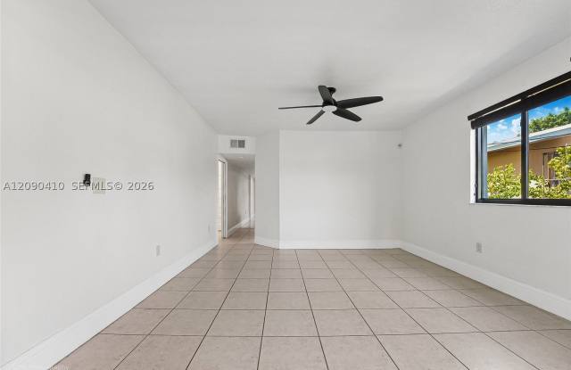 944 SW 10th Ave Gallery 3
