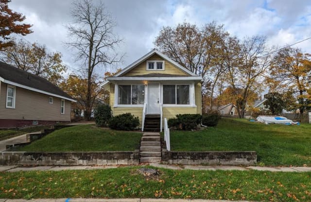 820 Middle St. - 820 Middle Street, Lansing, MI 48915