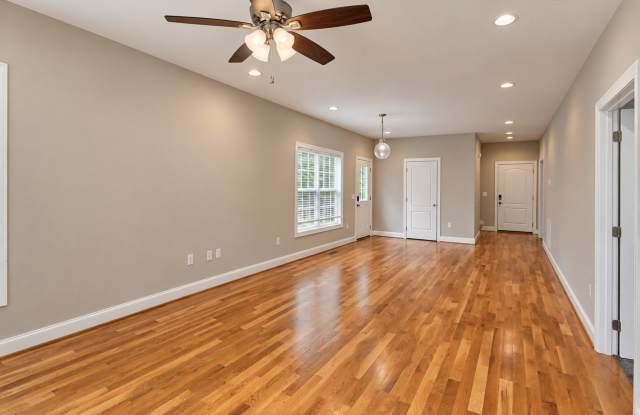 4-Bedroom, 3.5-Bath Home with Large Deck & Easy Access to Hwy 111 Gallery 4