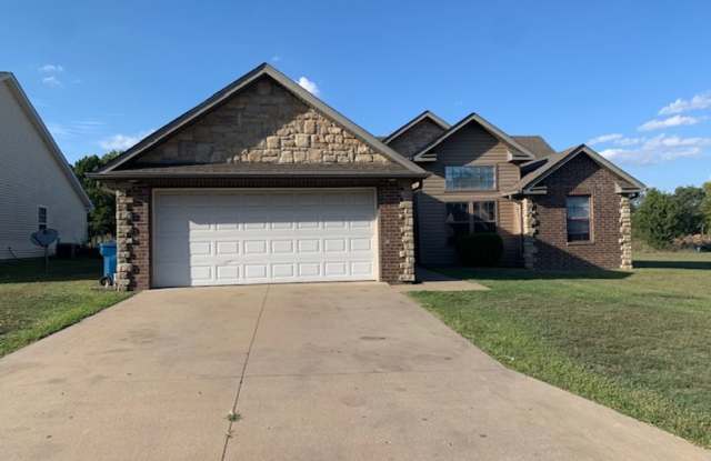 COMING SOON: BEAUTIFUL 3 BEDROOM / 2 BATHROOM HOUSE in Carthage Mo!!! photos photos