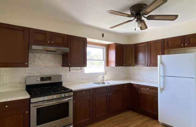 297 Fairfield Avenue - 297 Fairfield Avenue, Carle Place, NY 11514
