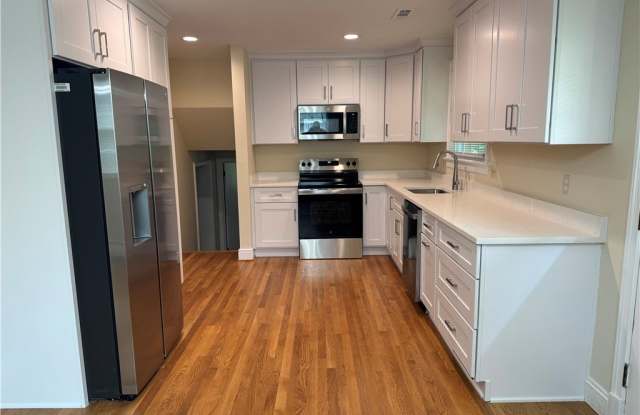 9504 Ridgefield Road Gallery 4