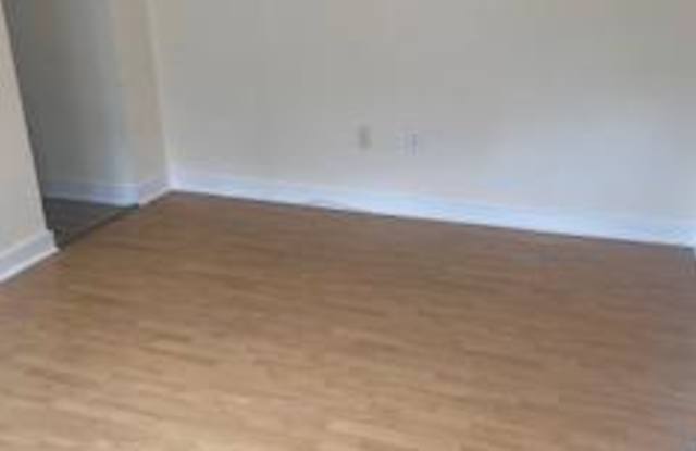 185 Thomas Burgin Pkwy. Gallery 2