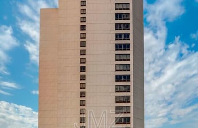 300 Riverfront Dr - 300 Riverfront Dr, Detroit, MI 48226