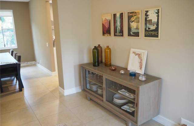 1535 Sandpiper Cir Gallery 3