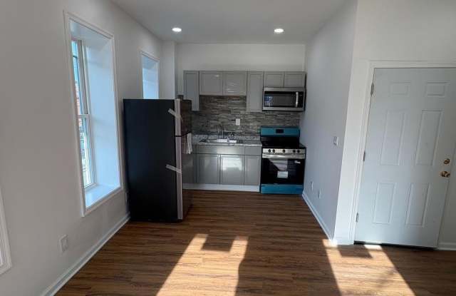 547 N 8TH Street photos photos