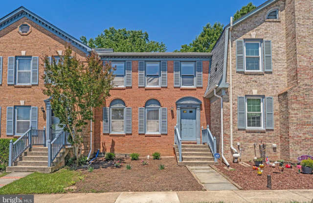 2852 YARN Court Gallery 1