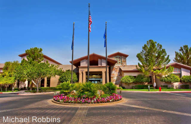 2127 Sandstone Cliffs Gallery 2