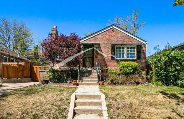 Beautiful Home With Central A/C and Enclosed Backyard photos photos