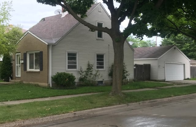 4704 N 75th St - 4704 North 75th Street, Milwaukee, WI 53218