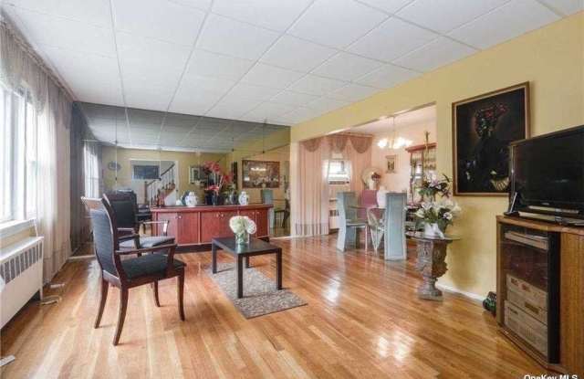 204 Fairview Boulevard Gallery 2
