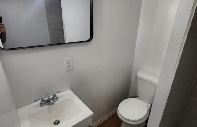 1660 Rosetine Street #1 Gallery 2
