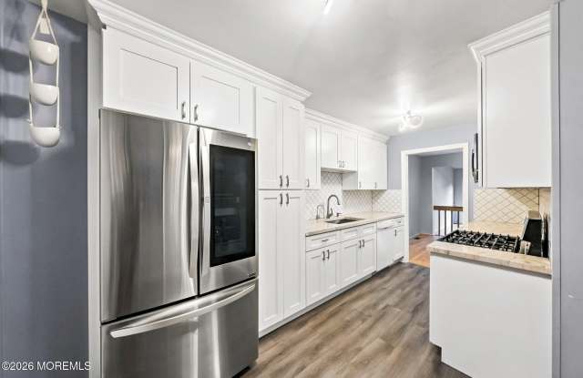 276 Longwood Drive Gallery 4