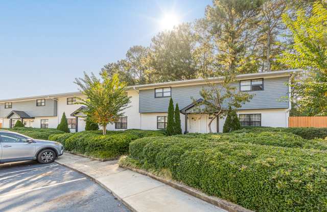 Pinewood Townhomes Gallery 1