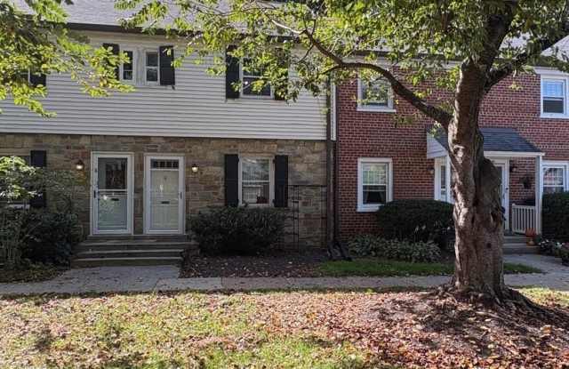 1742 E WEST Highway Gallery 1