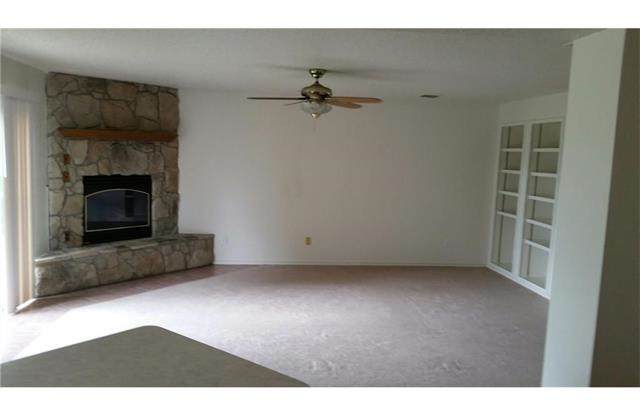 216 Sunset Oaks Drive Gallery 2