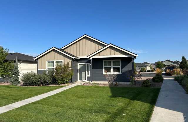 Single Level 2 Bedroom / 2 Bathroom House in NW Redmond photos photos