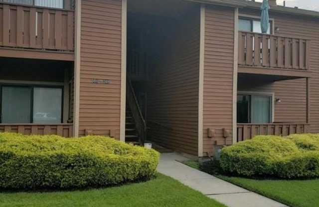 303 WOODHOLLOW DRIVE - 303 Woodhollow Drive, Marlton, NJ 08053