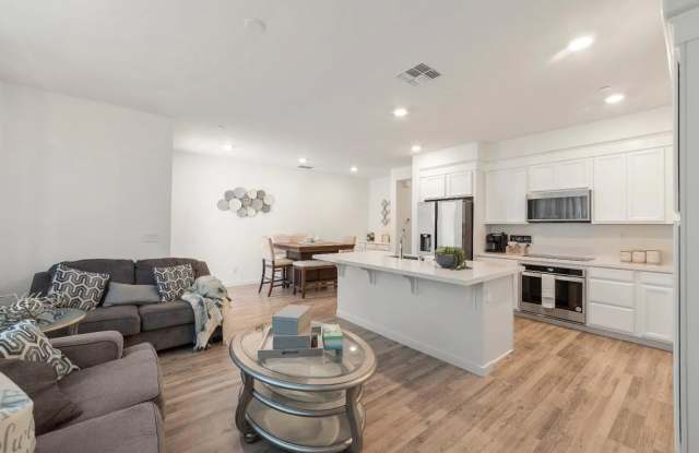 STUNNING 3/2.5 (Natomas)! Gym, Pool, Solar - THE WORKS!  Please view ads for viewings! Gallery 3