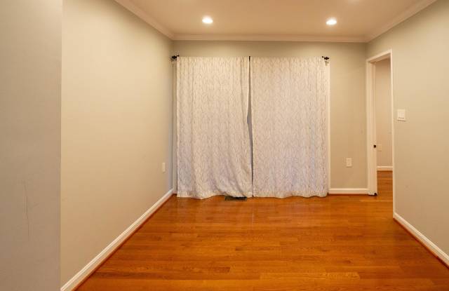 8118 INVERNESS RIDGE ROAD Gallery 3