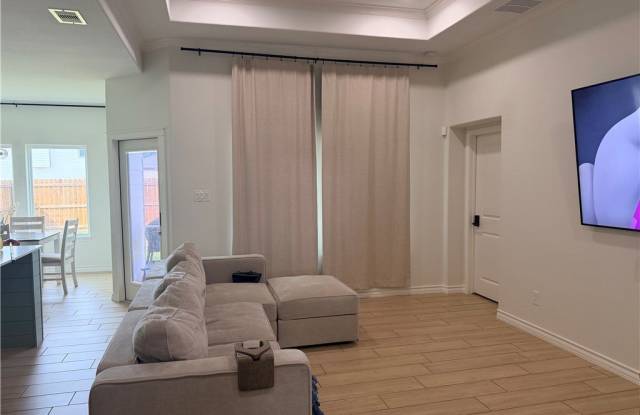 12818 Madalynn Drive Gallery 3
