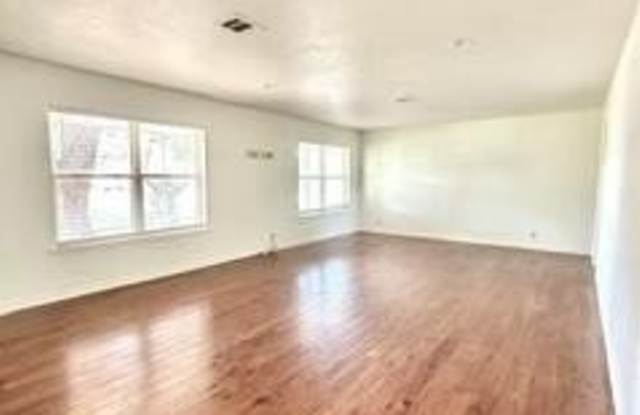 2810 Marmon Dr Gallery 3