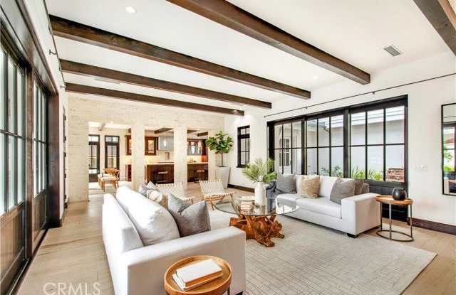 2461 Marino Drive Gallery 3