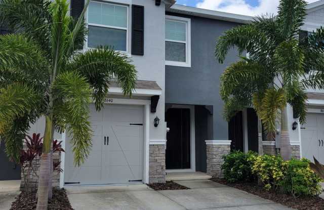 8640 Stargazer St. Gallery 2