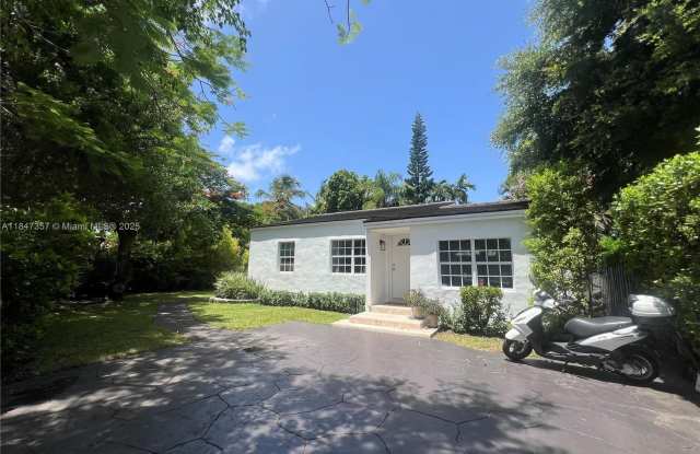 2450 SW 19th Ave photos photos