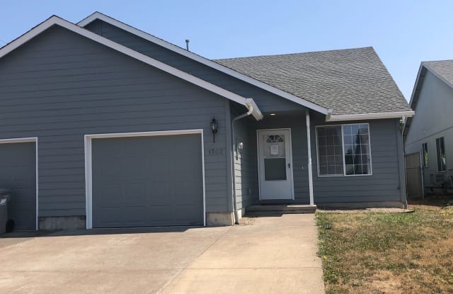 1702 Trudell Ct. SE - 1702 Trudell Court Southeast, Albany, OR 97322