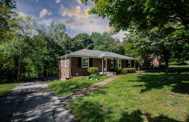 Pet Friendly Three Bedroom in Sango! - 12 Lacy Lane, Clarksville, TN 37043