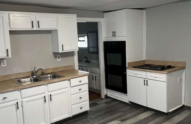Detroit Shoreway / Wakefield Area - 3 Bedroom Single Family Home Gallery 1
