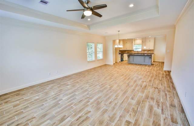 610 Edgebrook Drive Gallery 4