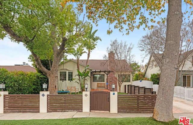 5019 Willowcrest Ave - 5019 Willowcrest Avenue, Los Angeles, CA 91601