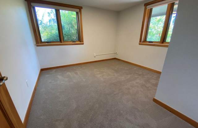1697 Mapleton Avenue Gallery 4