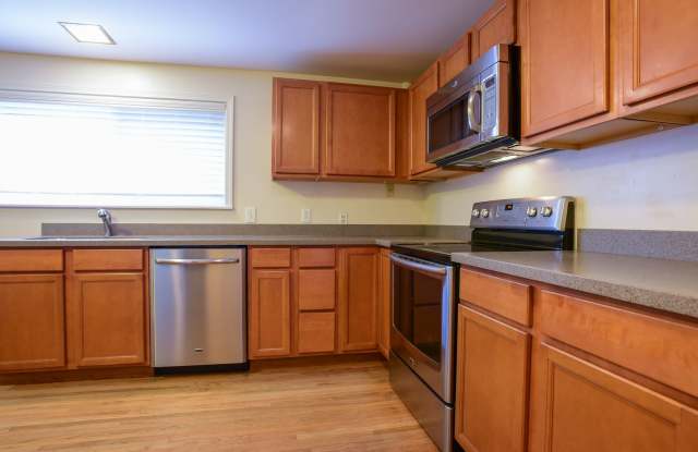 Beautiful 4 bedroom plus office home in Ballard Gallery 4