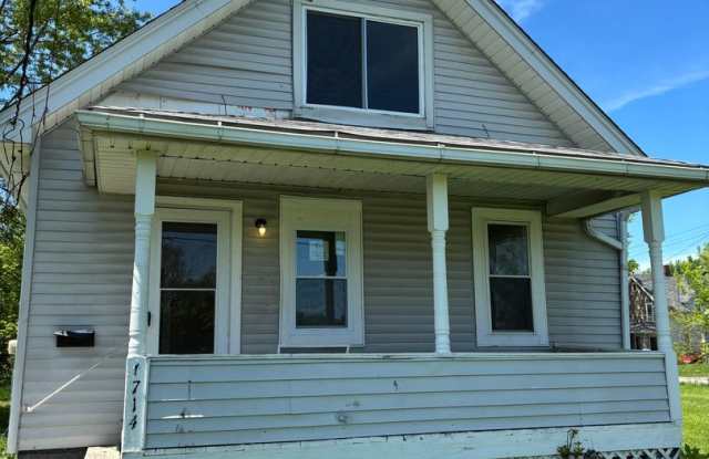 Section 8 Accepted! 3br 2-Story House photos photos