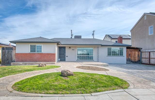 Adorable 3 BR 1 BA Home In A Well Desired Clovis Neighborhood - Available Soon! photos photos