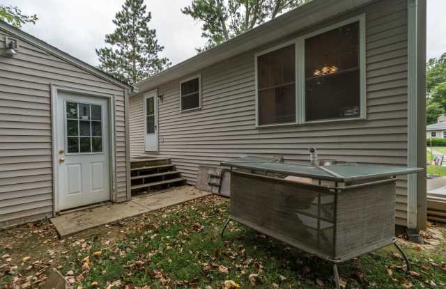 505 S Highland Gallery 3