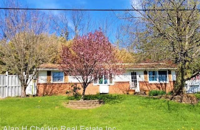 15 W Newport Rd - 15 East Newport Road, Lancaster County, PA 17543
