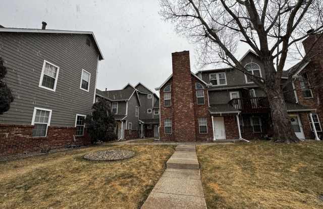 Beautiful 2 Bedroom Condo Near UCCS - 2129 Troy Court, Colorado Springs, CO 80918