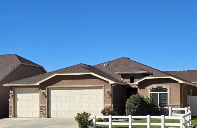 Beautiful 4 bedroom, 2 bath, 3 car garage available for rent. - 663 Chalisa Avenue, Grand Junction, CO 81505