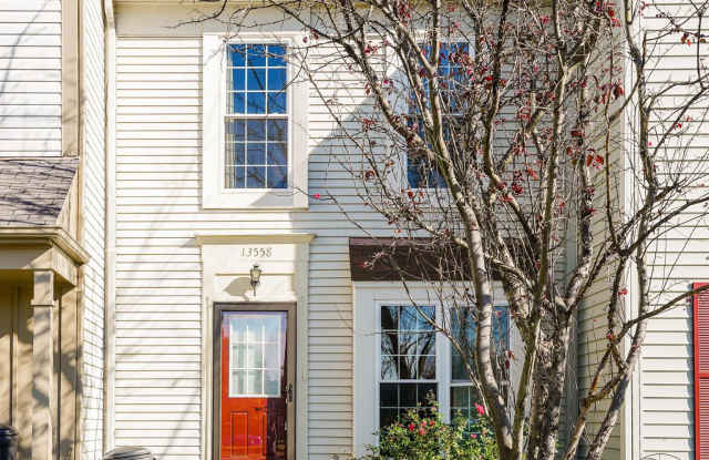 13558 HIGHLAND MEWS COURT - 13558 Highland Mews Court, Franklin Farm, VA 20171