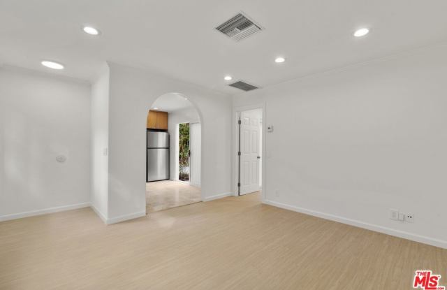 704 1/2 Westbourne Dr Gallery 2