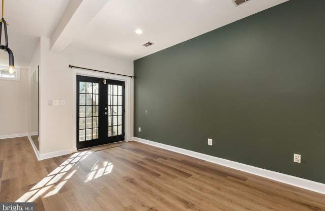 7216 WHITE HOUSE Drive Gallery 2