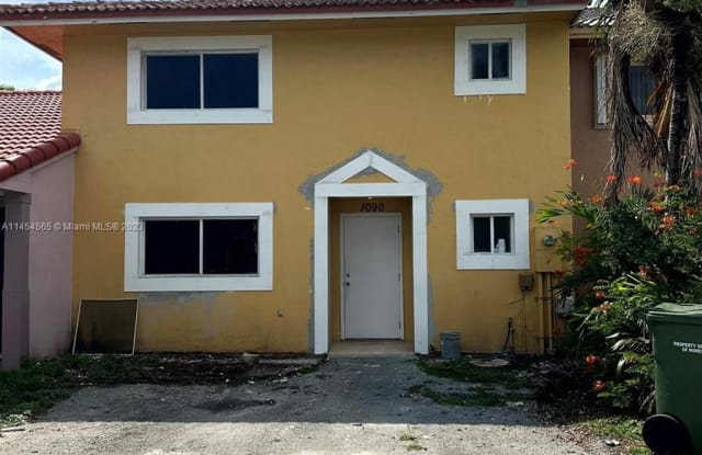 1090 SE 13th Ave - 1090 Southeast 13th Avenue, Homestead, FL 33035