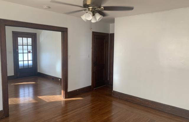 4515 Ashland Avenue Gallery 3