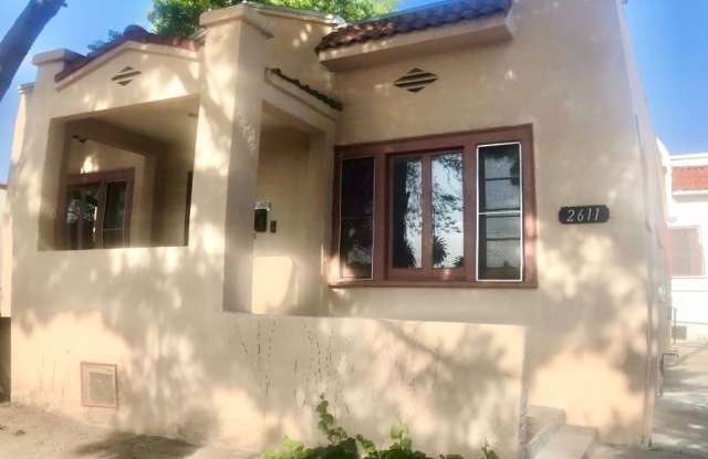 Charming 2 Bedroom 1 1/2 Bath Craftsman Ready To Move In! - 2611 Cloverdale Avenue, Los Angeles, CA 90016