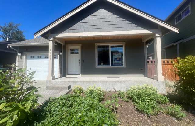 3 Bed, 2.5 Bath with Garage and Fully Fenced Back Yard photos photos
