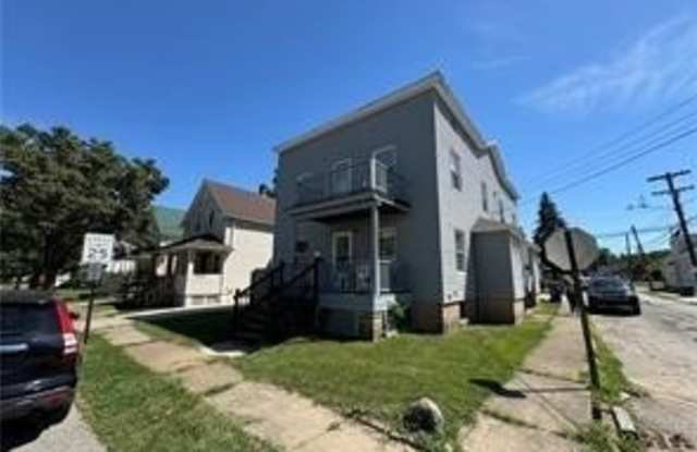 2915 Roanoke Avenue unit: 3 photos photos